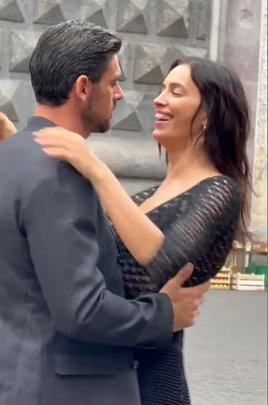 Irina Shayk ve Michele Morrone sokak ortasında öpüştü! Aşk sandılar ama sebebi başka