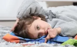 Uzmanlar anne babaları uyarıyor: Çocuğunuz 3 yaşından sonra hala parmak emiyorsa yardım alınmalı