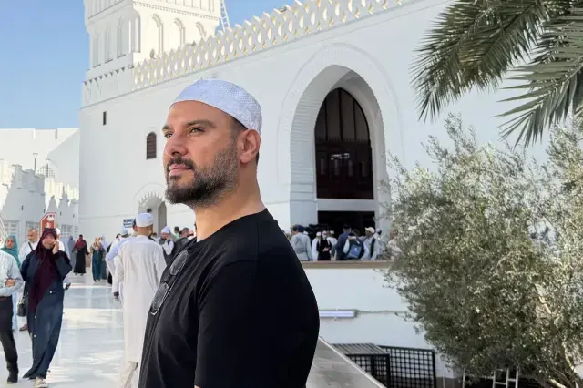 Alişan Ramazan'ın ilk g&uuml;n&uuml;nde Umre'ye gitti